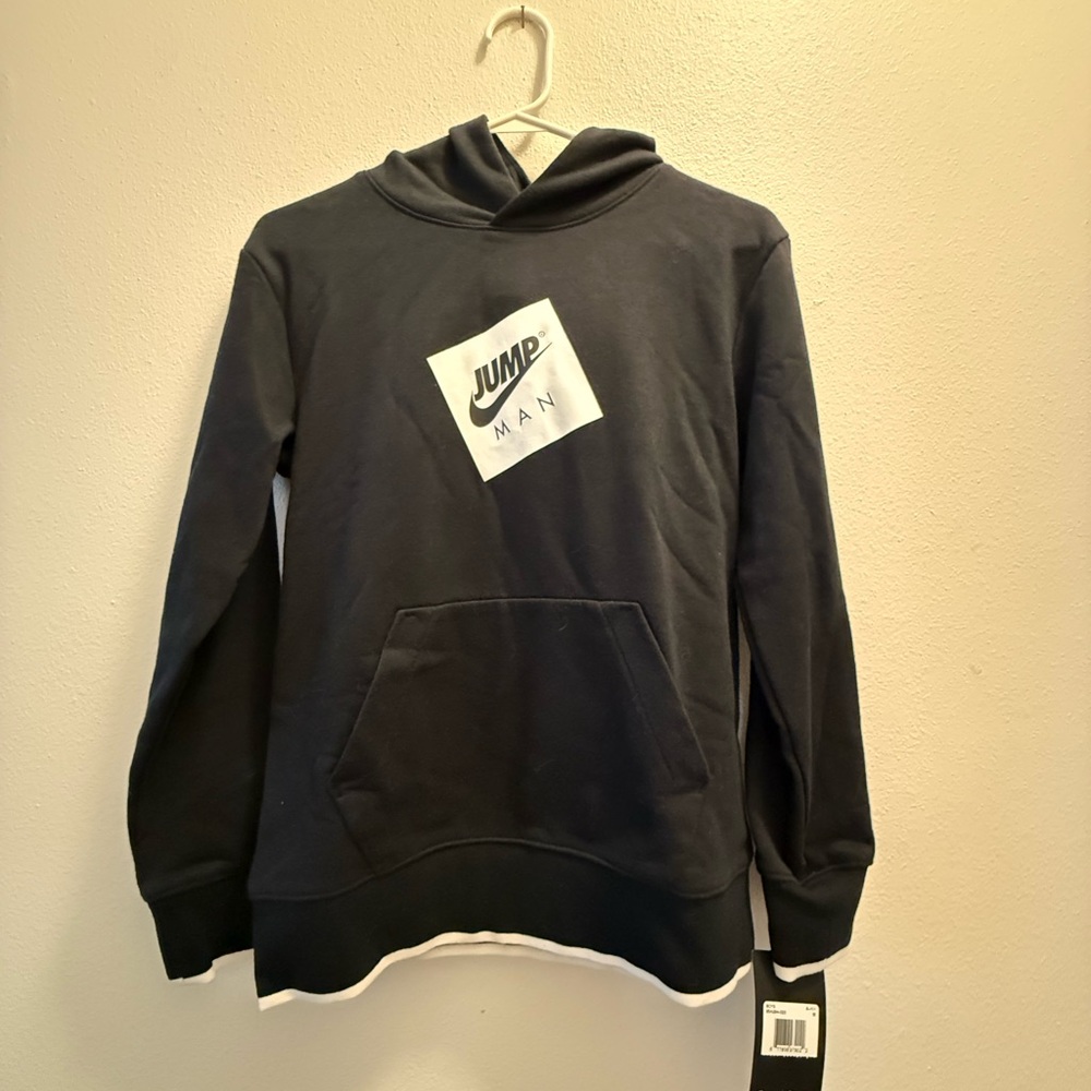 🖤Air Jordan Jump 🖤

Jump Black Hoodie for Boys